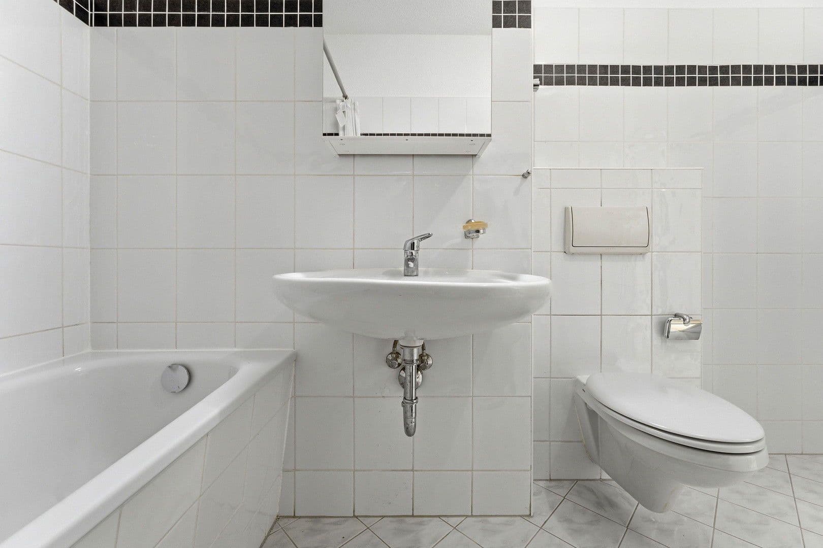 Prenájom bytu 3-izbový 87 m², Berlin, Berlín Prenájom bytu 3-izbový 87 m², Berlin, Berlín