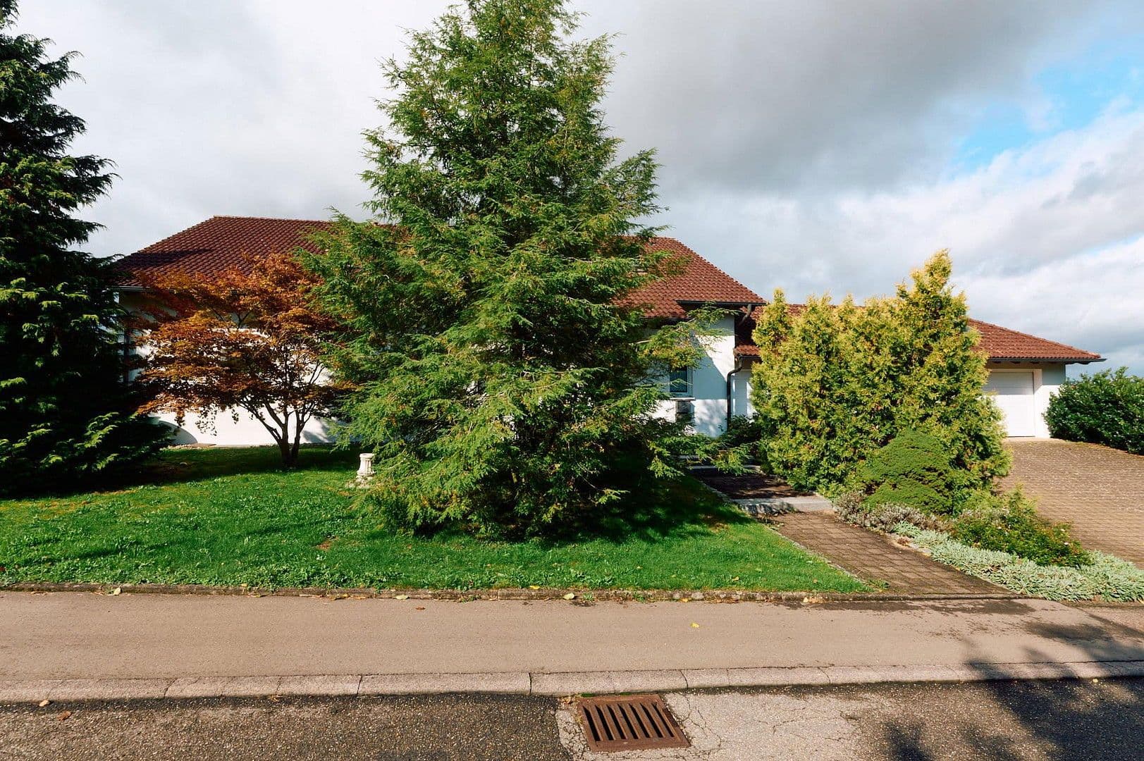 Prenájom bytu 2-izbový 60 m², Weiherstraße 18, Sulz am Neckar, Bádensko-Wurttembersko Prenájom bytu 2-izbový 60 m², Weiherstraße 18, Sulz am Neckar, Bádensko-Wurttembersko