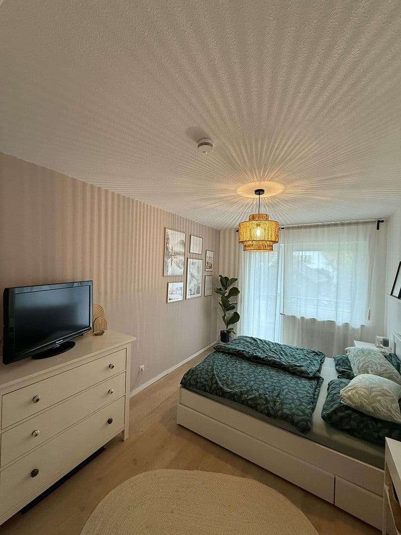 Prenájom bytu 3-izbový 85 m², Körschstraße 49, Stuttgart-Plieningen, Bádensko-Wurttembersko Prenájom bytu 3-izbový 85 m², Körschstraße 49, Stuttgart-Plieningen, Bádensko-Wurttembersko