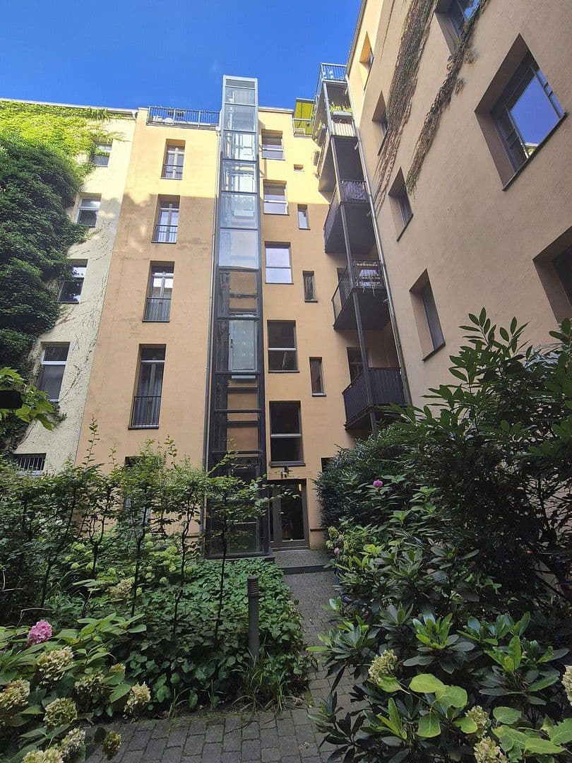 Predaj bytu 3-izbový 81 m², Berlin, Berlín Predaj bytu 3-izbový 81 m², Berlin, Berlín