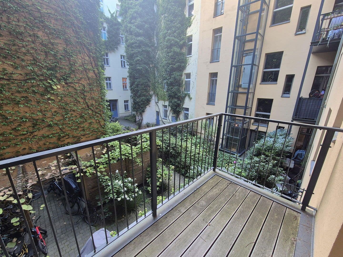 Predaj bytu 3-izbový 81 m², Berlin, Berlín Predaj bytu 3-izbový 81 m², Berlin, Berlín