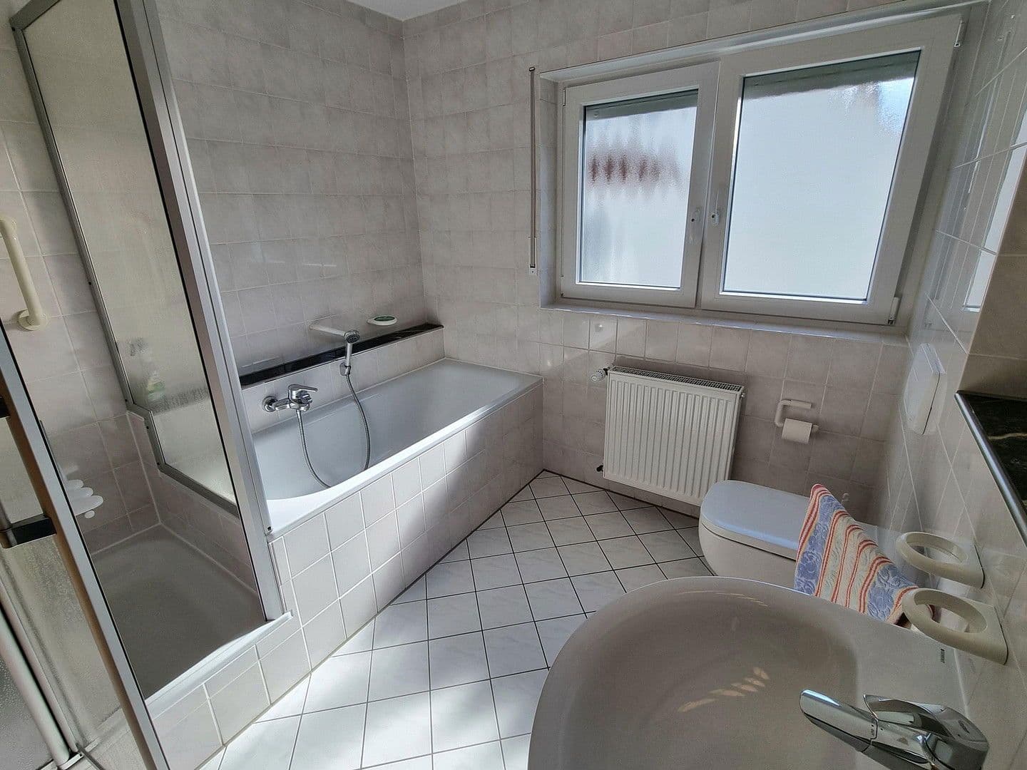 Prenájom bytu 3-izbový 119 m², Bochum, Severné Porýnie - Westfálsko Prenájom bytu 3-izbový 119 m², Bochum, Severné Porýnie - Westfálsko