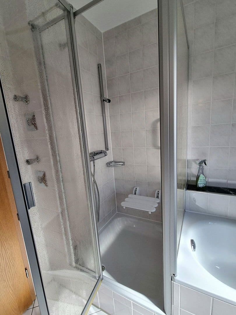 Prenájom bytu 3-izbový 119 m², Bochum, Severné Porýnie - Westfálsko Prenájom bytu 3-izbový 119 m², Bochum, Severné Porýnie - Westfálsko