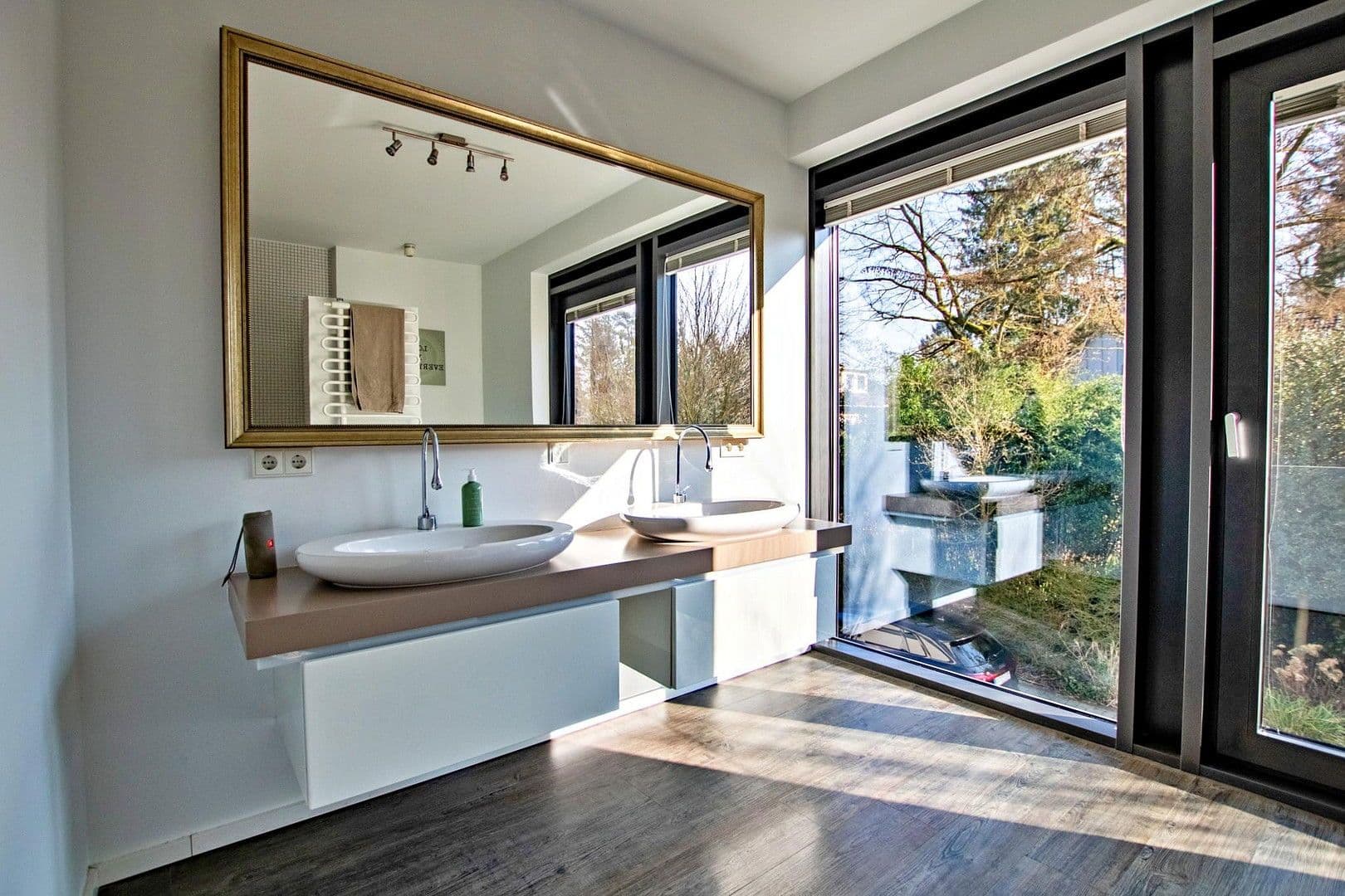 Predaj domu 384 m², pozemek 3.935 m², Wildeshausen, Dolné Sasko Predaj domu 384 m², pozemek 3.935 m², Wildeshausen, Dolné Sasko