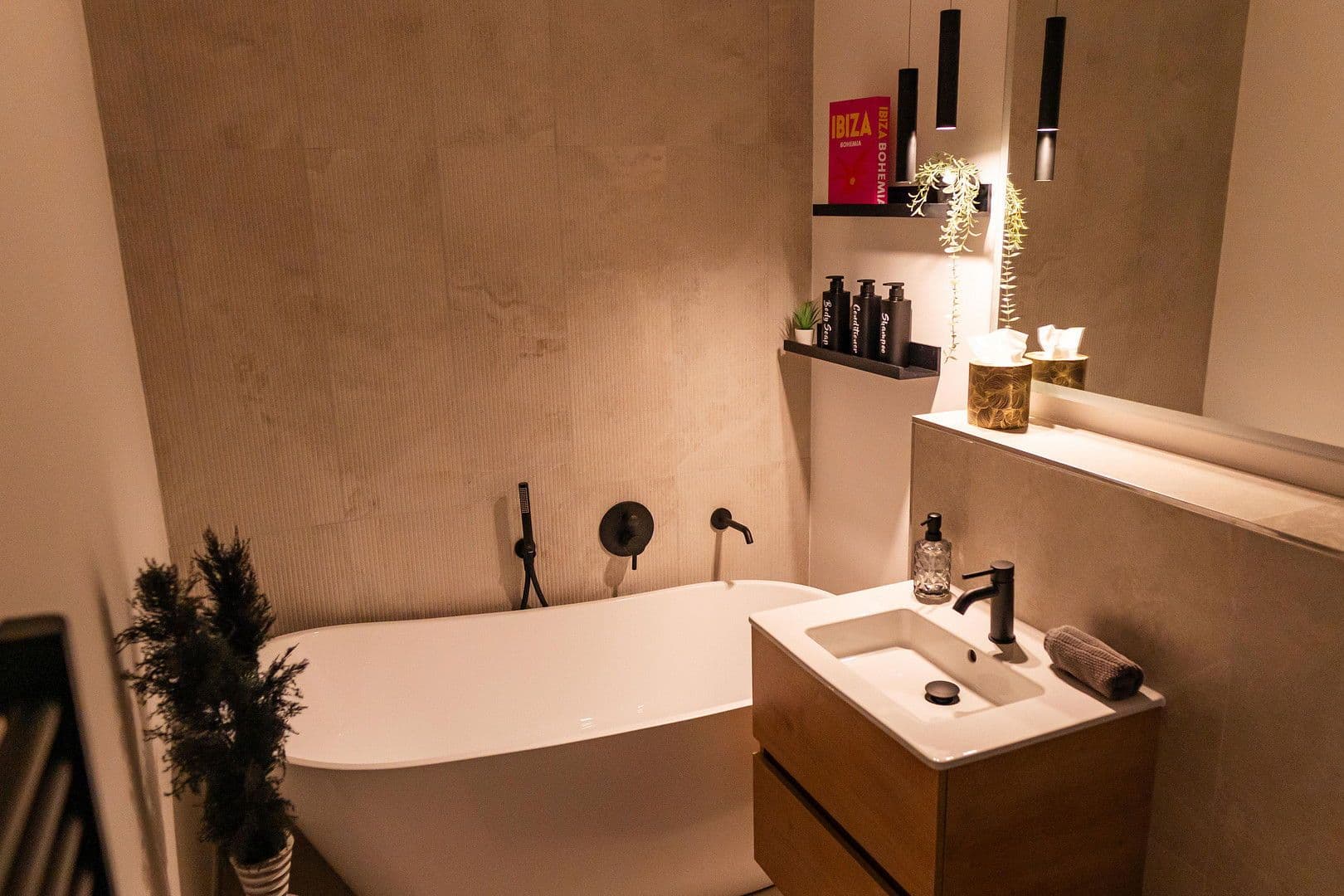 Predaj bytu 2-izbový 64 m², Berlin, Berlín Predaj bytu 2-izbový 64 m², Berlin, Berlín