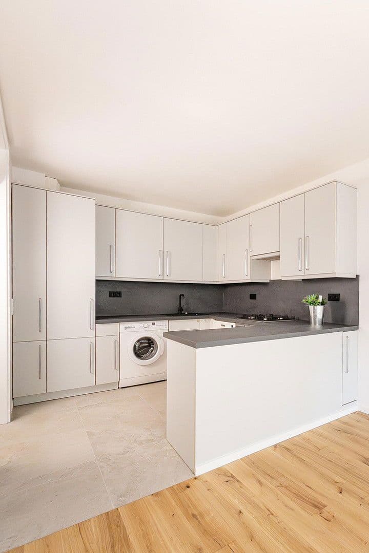 Predaj bytu 2-izbový 64 m², Berlin, Berlín Predaj bytu 2-izbový 64 m², Berlin, Berlín