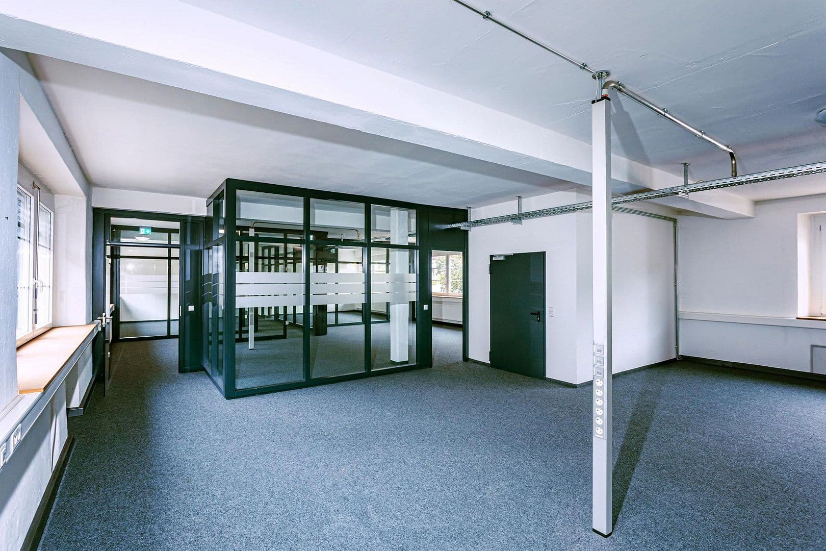 Prenájom kancelárie 325 m², Bahnhofstraße 27, Schramberg, Bádensko-Wurttembersko Prenájom kancelárie 325 m², Bahnhofstraße 27, Schramberg, Bádensko-Wurttembersko