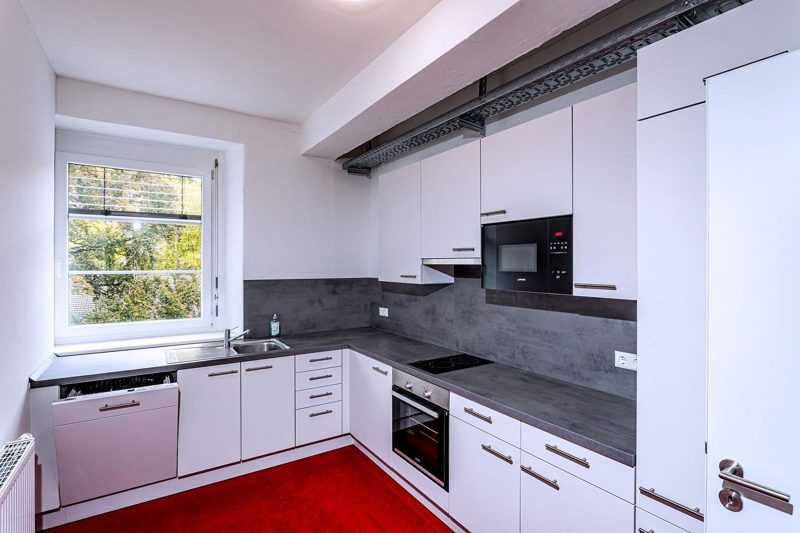 Prenájom kancelárie 325 m², Bahnhofstraße 27, Schramberg, Bádensko-Wurttembersko Prenájom kancelárie 325 m², Bahnhofstraße 27, Schramberg, Bádensko-Wurttembersko