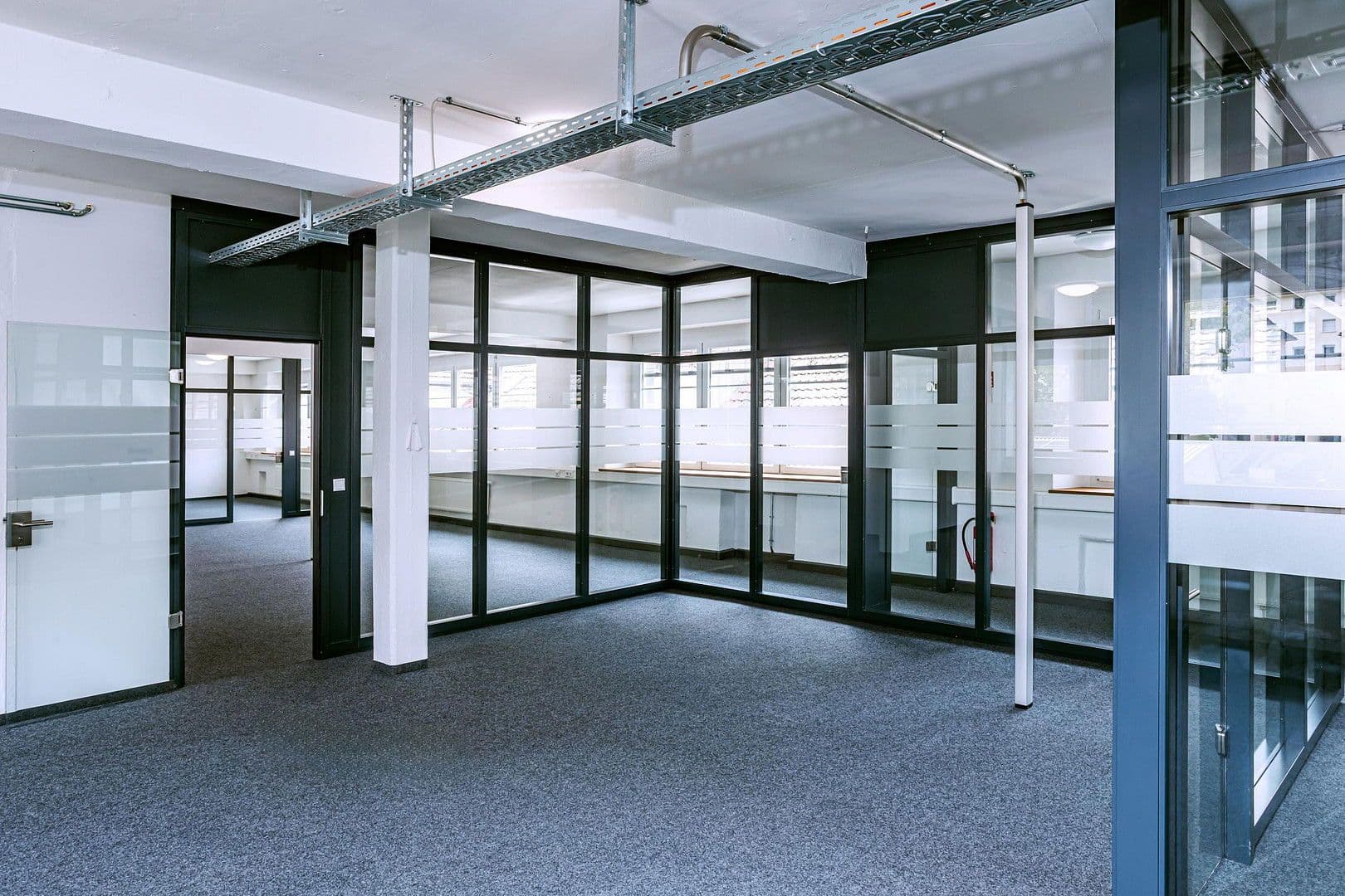 Prenájom kancelárie 325 m², Bahnhofstraße 27, Schramberg, Bádensko-Wurttembersko Prenájom kancelárie 325 m², Bahnhofstraße 27, Schramberg, Bádensko-Wurttembersko