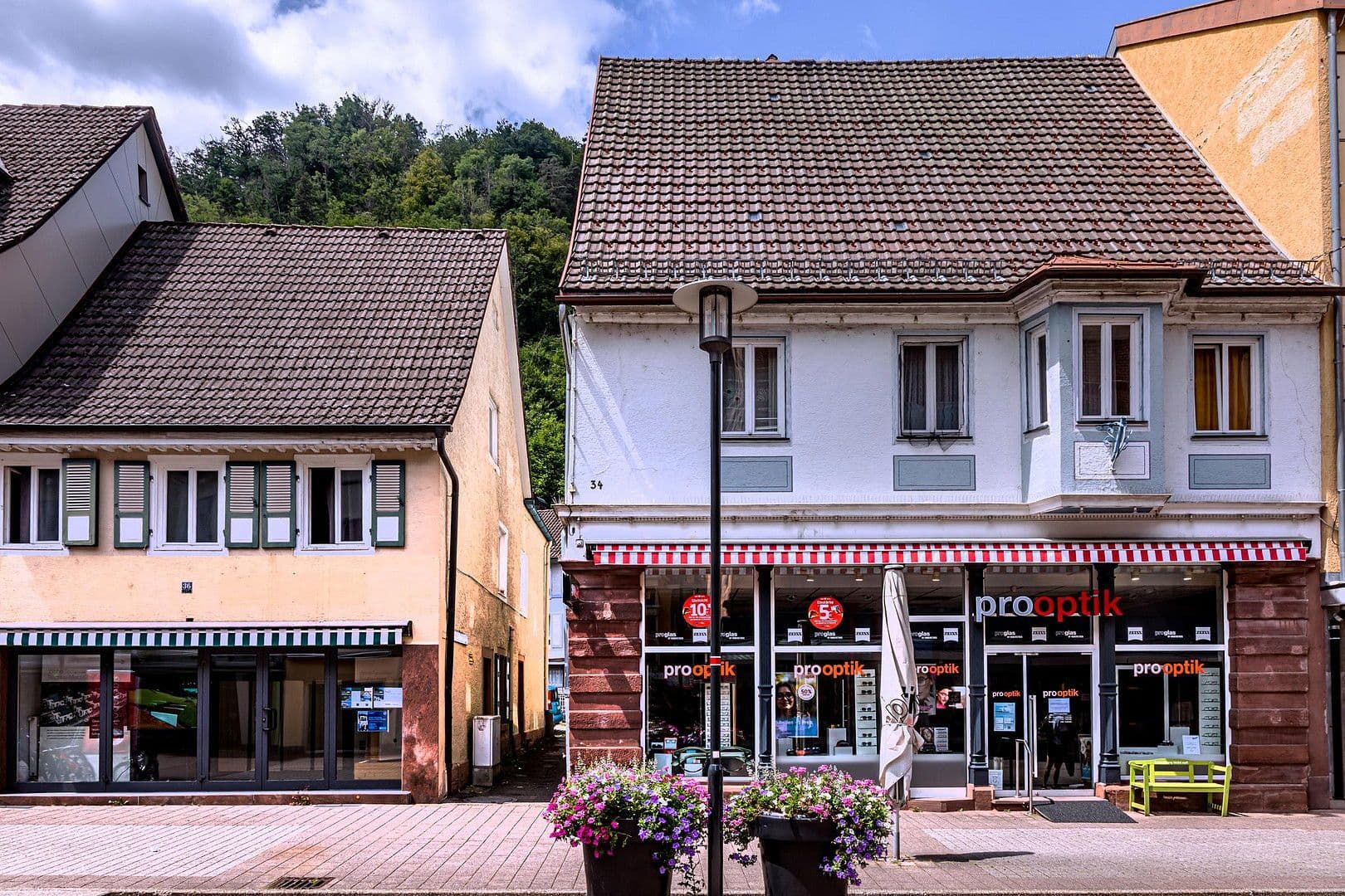 Predaj domu 208 m², pozemek 342 m², Hauptstraße 34 und 36, Schramberg, Bádensko-Wurttembersko Predaj domu 208 m², pozemek 342 m², Hauptstraße 34 und 36, Schramberg, Bádensko-Wurttembersko