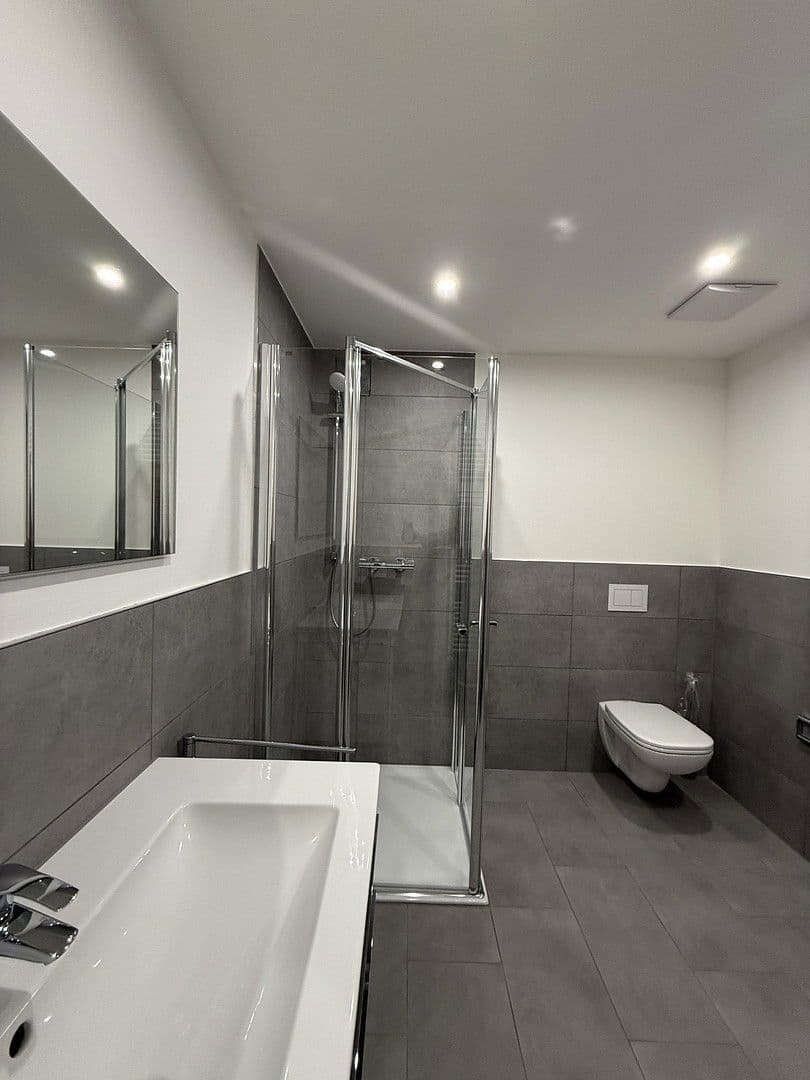 Prenájom bytu 3-izbový 112 m², Paracelsusstraße 1B, Gummersbach, Severné Porýnie - Westfálsko Prenájom bytu 3-izbový 112 m², Paracelsusstraße 1B, Gummersbach, Severné Porýnie - Westfálsko