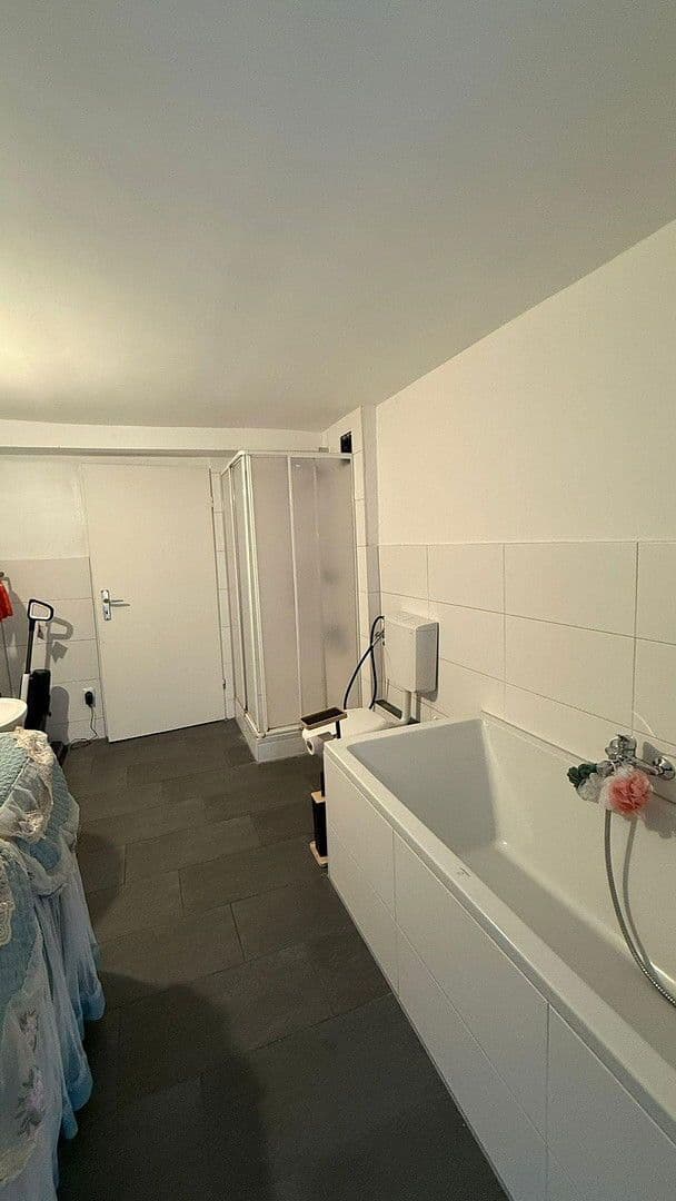 Predaj domu 300 m², pozemek 262 m², Geisenheimerstraße 32, Rüdesheim am Rhein, Hesensko Predaj domu 300 m², pozemek 262 m², Geisenheimerstraße 32, Rüdesheim am Rhein, Hesensko