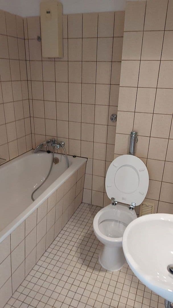 Prenájom bytu 2-izbový 44 m², Hövelstraße 28, Essen, Deutschland, Essen, Severné Porýnie - Westfálsko Prenájom bytu 2-izbový 44 m², Hövelstraße 28, Essen, Deutschland, Essen, Severné Porýnie - Westfálsko