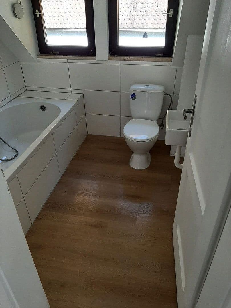 Prenájom bytu 6-izbový 100 m², Schönbrunn, Landshut, Bavorsko Prenájom bytu 6-izbový 100 m², Schönbrunn, Landshut, Bavorsko