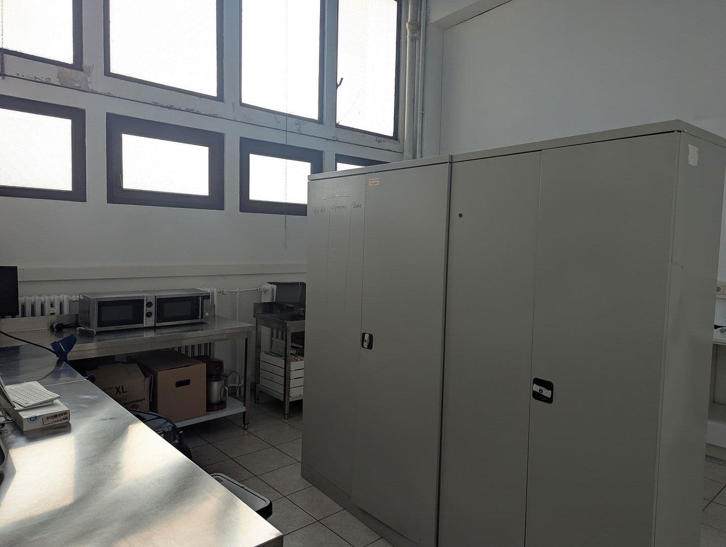 Prenájom nebytového priestoru 473 m², Wesseling, Severné Porýnie - Westfálsko Prenájom nebytového priestoru 473 m², Wesseling, Severné Porýnie - Westfálsko