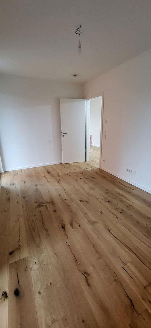 Prenájom bytu 3-izbový 81 m², Kuchengartenstraße 4, Leipzig, Sasko Prenájom bytu 3-izbový 81 m², Kuchengartenstraße 4, Leipzig, Sasko