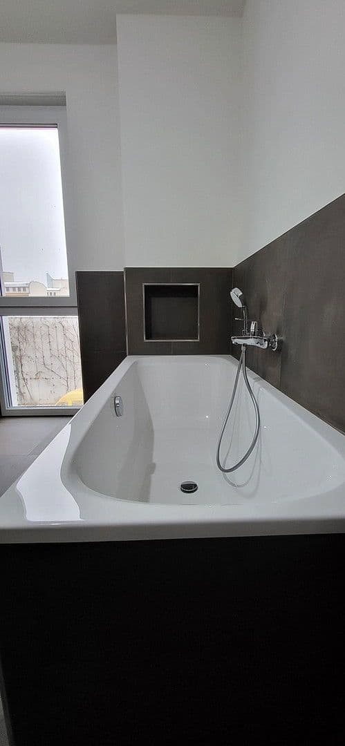 Prenájom bytu 3-izbový 81 m², Kuchengartenstraße 4, Leipzig, Sasko Prenájom bytu 3-izbový 81 m², Kuchengartenstraße 4, Leipzig, Sasko