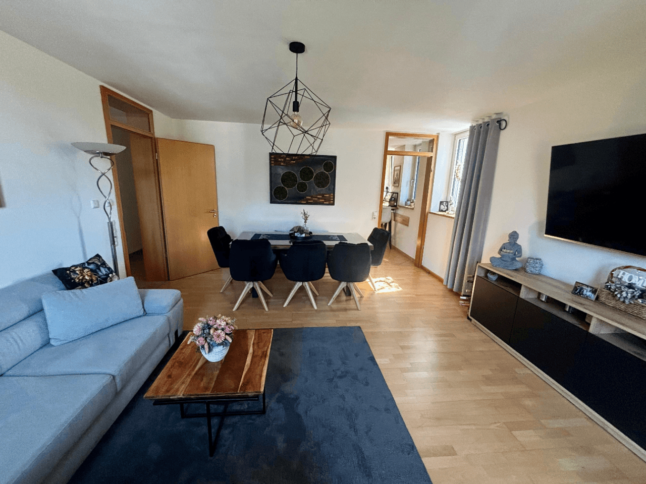 Prenájom bytu 3-izbový 110 m², Kasel, Porýnie-Falcko Prenájom bytu 3-izbový 110 m², Kasel, Porýnie-Falcko