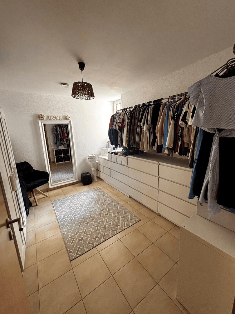 Prenájom bytu 3-izbový 110 m², Kasel, Porýnie-Falcko Prenájom bytu 3-izbový 110 m², Kasel, Porýnie-Falcko