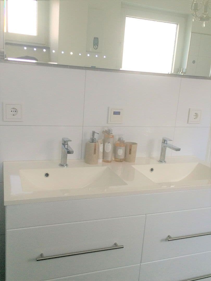 Prenájom bytu 3-izbový 86 m², Carl-Reiss-Platz17, Mannheim, Bádensko-Wurttembersko Prenájom bytu 3-izbový 86 m², Carl-Reiss-Platz17, Mannheim, Bádensko-Wurttembersko