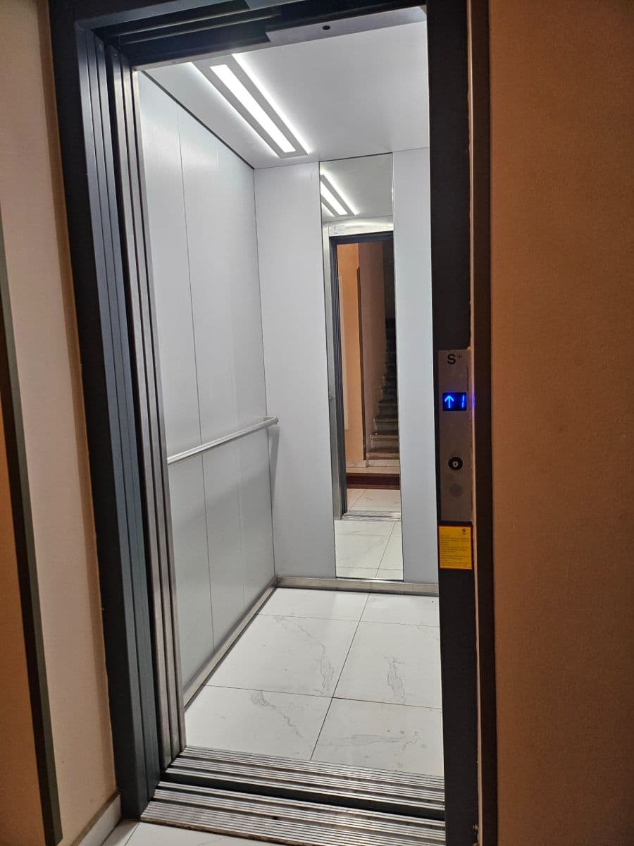 Prenájom bytu 1-izbový 35 m², Petrská, Praha, Praha Prenájom bytu 1-izbový 35 m², Petrská, Praha, Praha