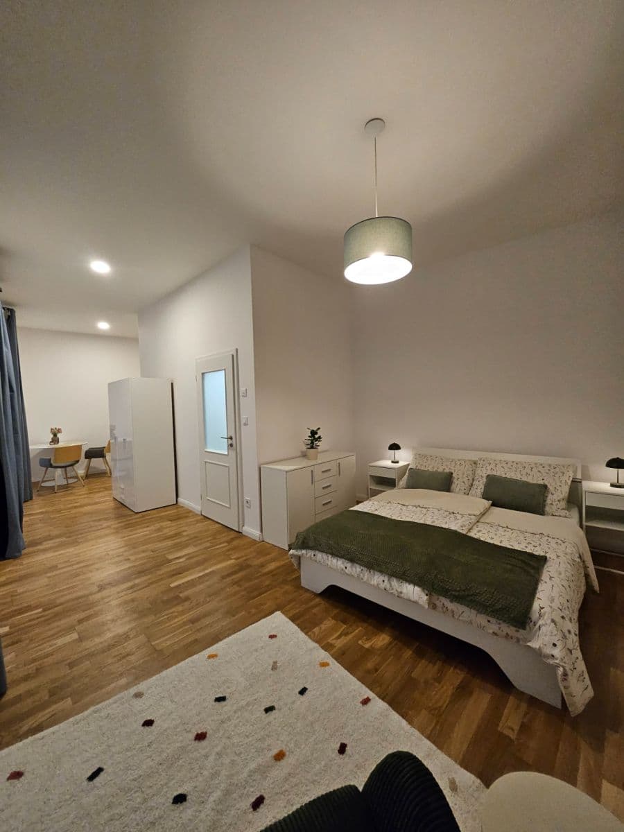 Prenájom bytu 1-izbový 35 m², Petrská, Praha, Praha Prenájom bytu 1-izbový 35 m², Petrská, Praha, Praha