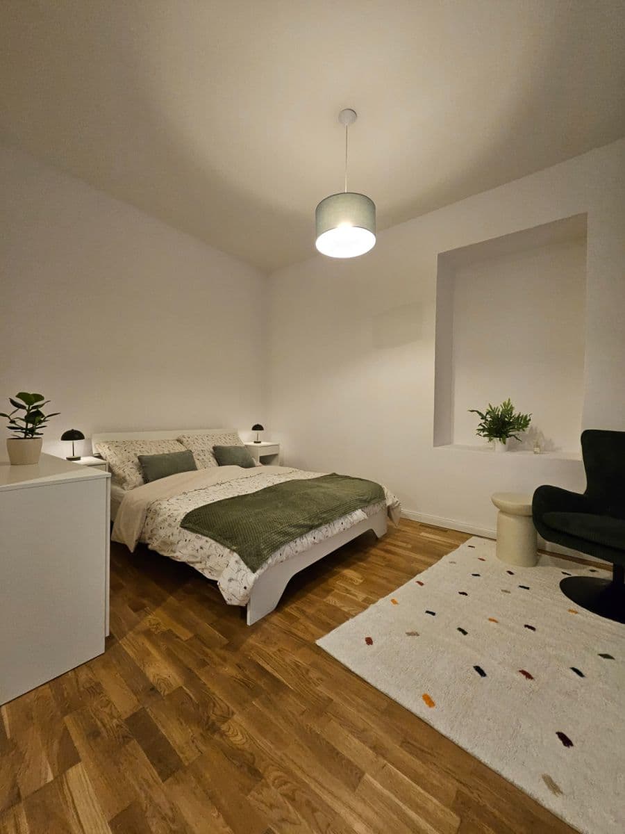 Prenájom bytu 1-izbový 35 m², Petrská, Praha, Praha Prenájom bytu 1-izbový 35 m², Petrská, Praha, Praha