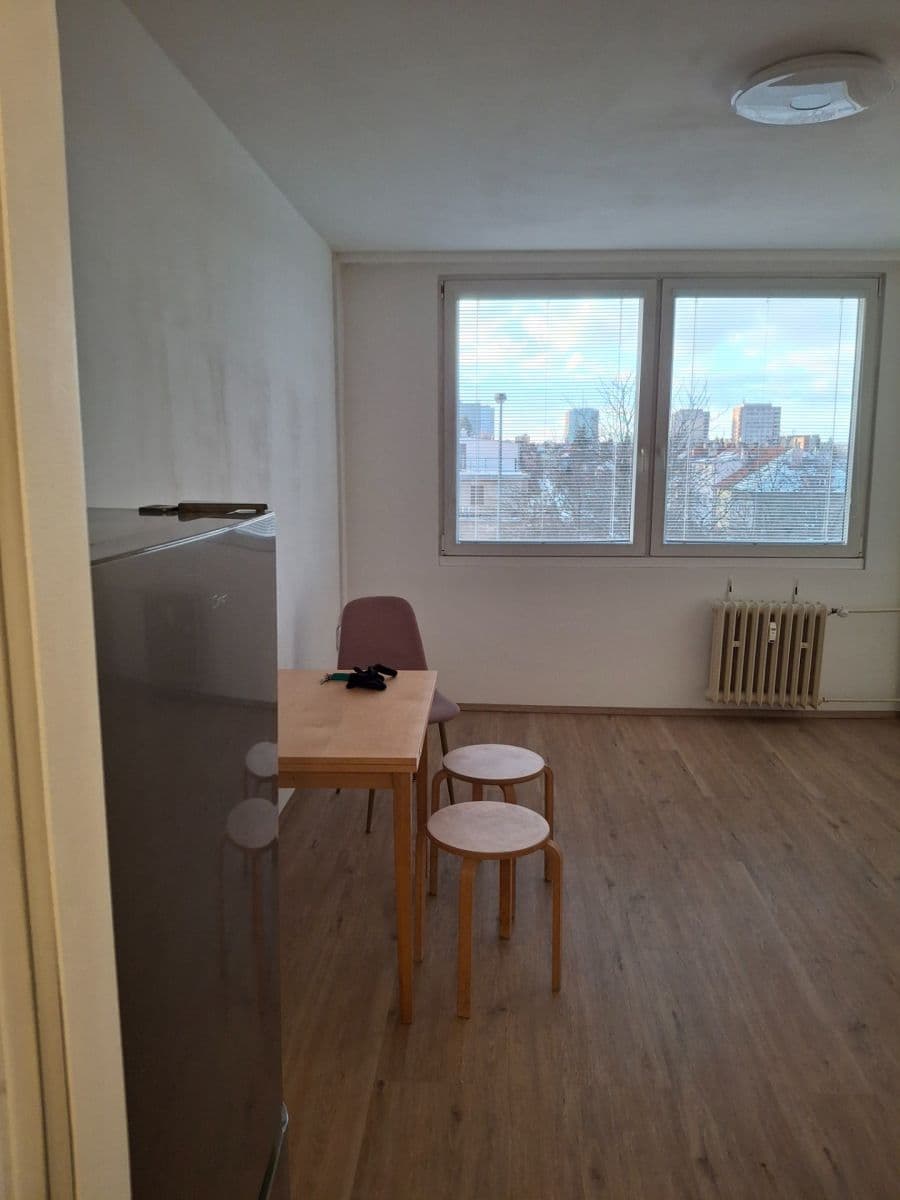 Prenájom bytu 1-izbový 26 m², Jahodová, Praha, Praha Prenájom bytu 1-izbový 26 m², Jahodová, Praha, Praha