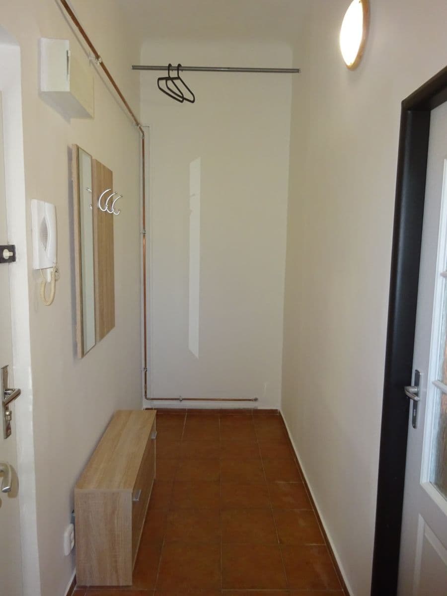 Prenájom bytu 1-izbový 40 m², Českomoravská, Praha, Praha Prenájom bytu 1-izbový 40 m², Českomoravská, Praha, Praha