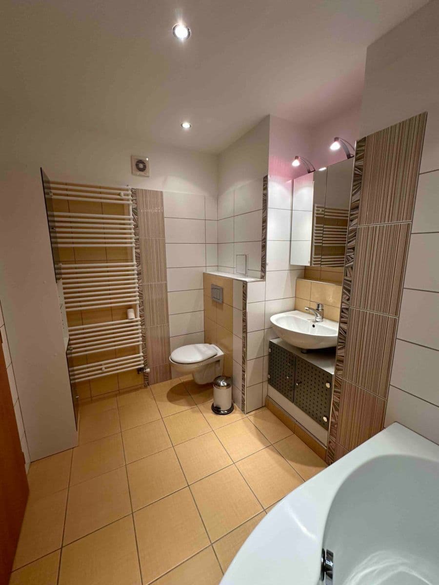 Prenájom bytu 2-izbový 68 m², Hornická, Dubňany, Jihomoravský kraj Prenájom bytu 2-izbový 68 m², Hornická, Dubňany, Jihomoravský kraj