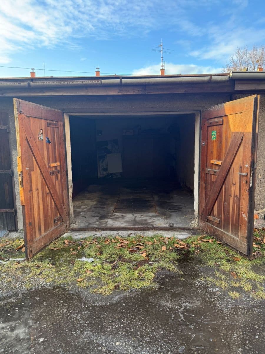 Prenájom garáže 20 m², Sokolská třída, Ostrava, Moravskoslezský kraj Prenájom garáže 20 m², Sokolská třída, Ostrava, Moravskoslezský kraj