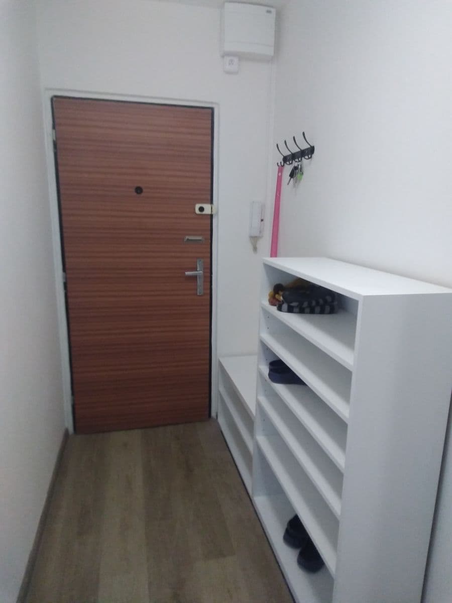 Prenájom bytu 3-izbový 65 m², Jablonecká, Praha, Praha Prenájom bytu 3-izbový 65 m², Jablonecká, Praha, Praha
