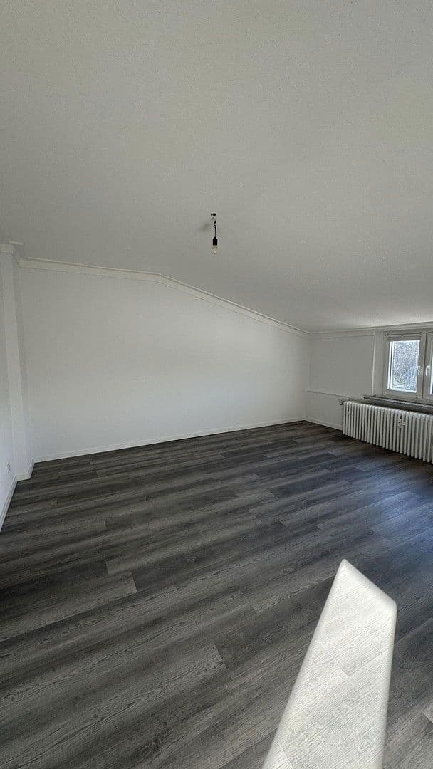 Prenájom bytu 4-izbový 90 m², Bochum, Severné Porýnie - Westfálsko Prenájom bytu 4-izbový 90 m², Bochum, Severné Porýnie - Westfálsko
