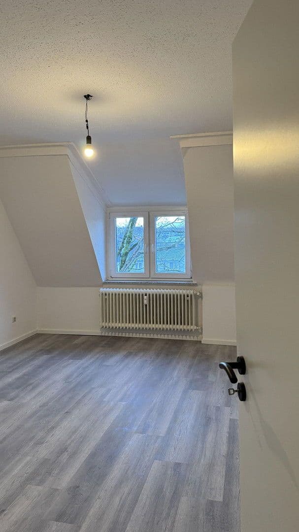 Prenájom bytu 4-izbový 90 m², Bochum, Severné Porýnie - Westfálsko Prenájom bytu 4-izbový 90 m², Bochum, Severné Porýnie - Westfálsko