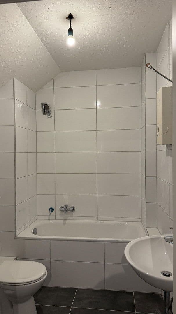 Prenájom bytu 4-izbový 90 m², Bochum, Severné Porýnie - Westfálsko Prenájom bytu 4-izbový 90 m², Bochum, Severné Porýnie - Westfálsko