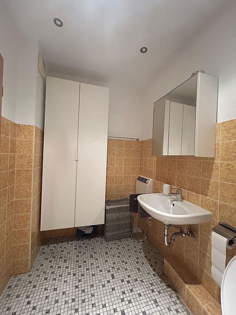 Prenájom bytu 3-izbový 80 m², Otto-Brenner-Straße 142, Bielefeld, Severné Porýnie - Westfálsko Prenájom bytu 3-izbový 80 m², Otto-Brenner-Straße 142, Bielefeld, Severné Porýnie - Westfálsko