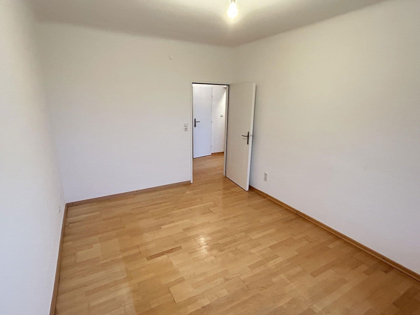 Prenájom bytu 2-izbový 48 m², Anningerstrasse 32, Mödling, Dolné Rakúsko Prenájom bytu 2-izbový 48 m², Anningerstrasse 32, Mödling, Dolné Rakúsko