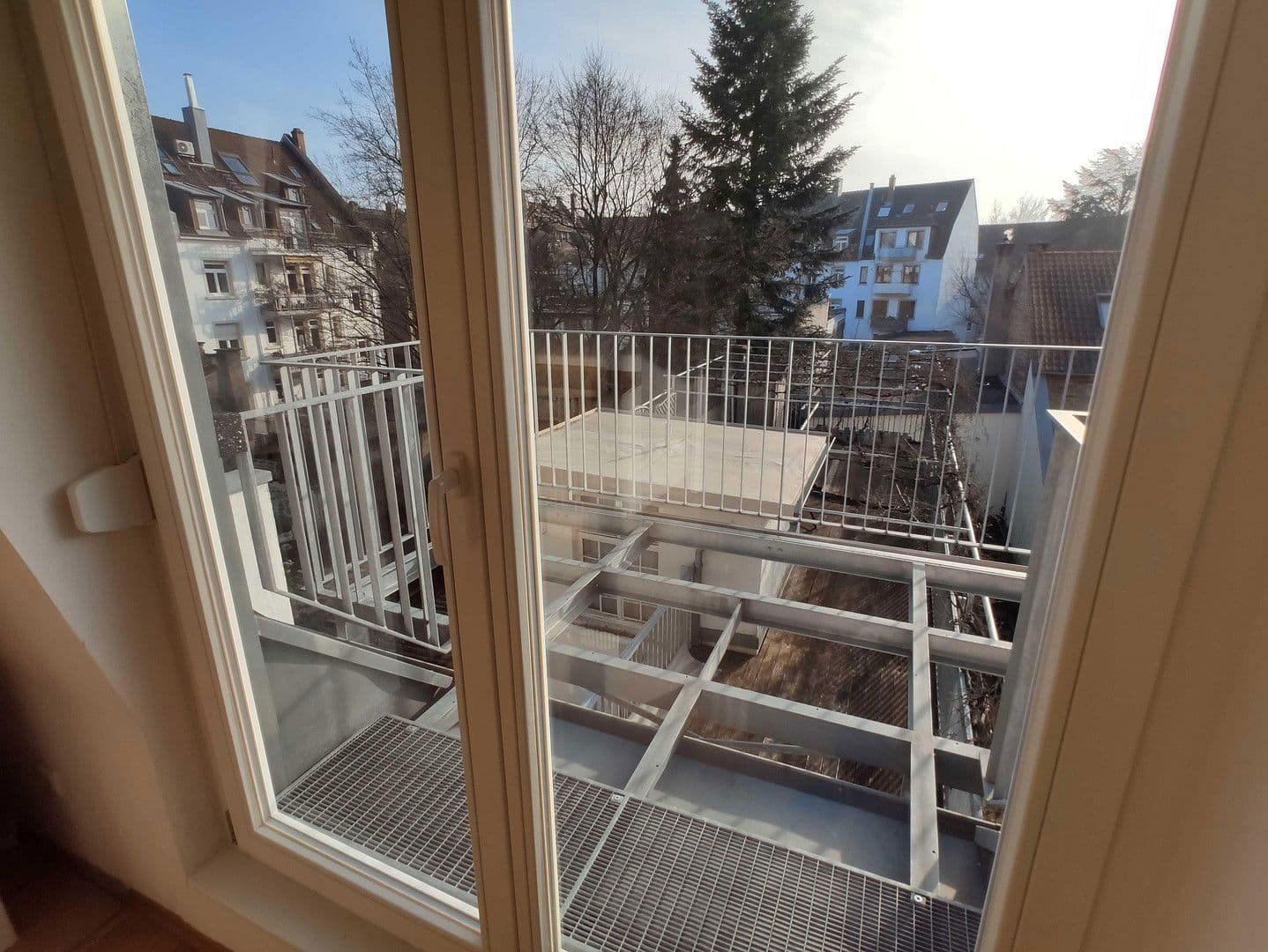 Prenájom bytu 4-izbový 114 m², Karlsruhe, Bádensko-Wurttembersko Prenájom bytu 4-izbový 114 m², Karlsruhe, Bádensko-Wurttembersko