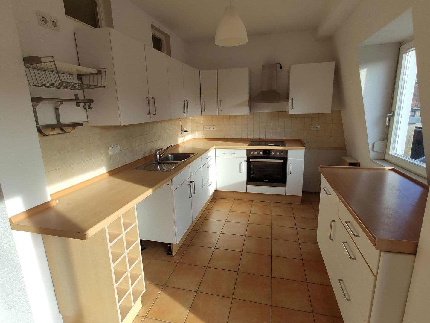 Prenájom bytu 4-izbový 114 m², Karlsruhe, Bádensko-Wurttembersko Prenájom bytu 4-izbový 114 m², Karlsruhe, Bádensko-Wurttembersko