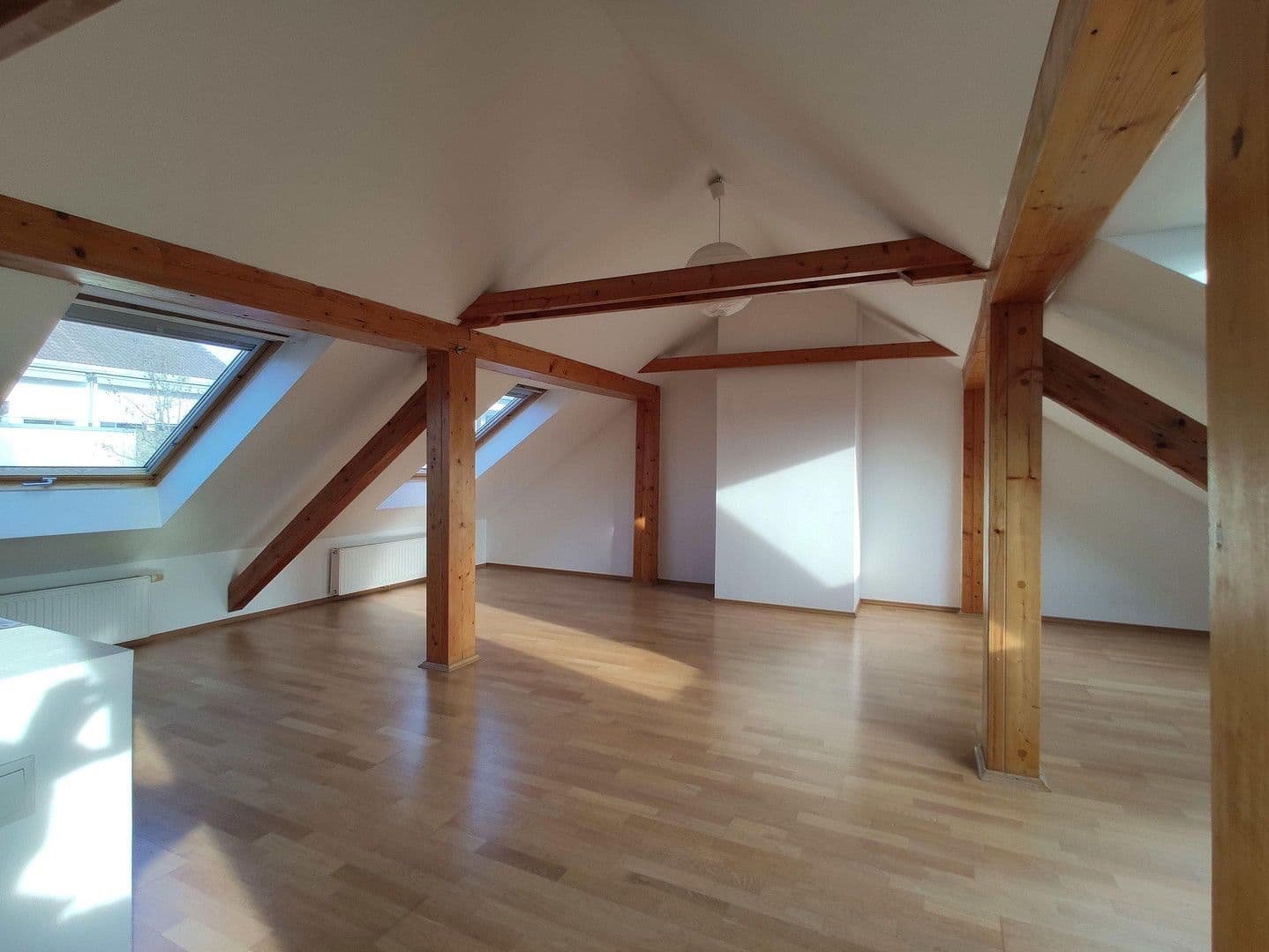 Prenájom bytu 4-izbový 114 m², Karlsruhe, Bádensko-Wurttembersko Prenájom bytu 4-izbový 114 m², Karlsruhe, Bádensko-Wurttembersko