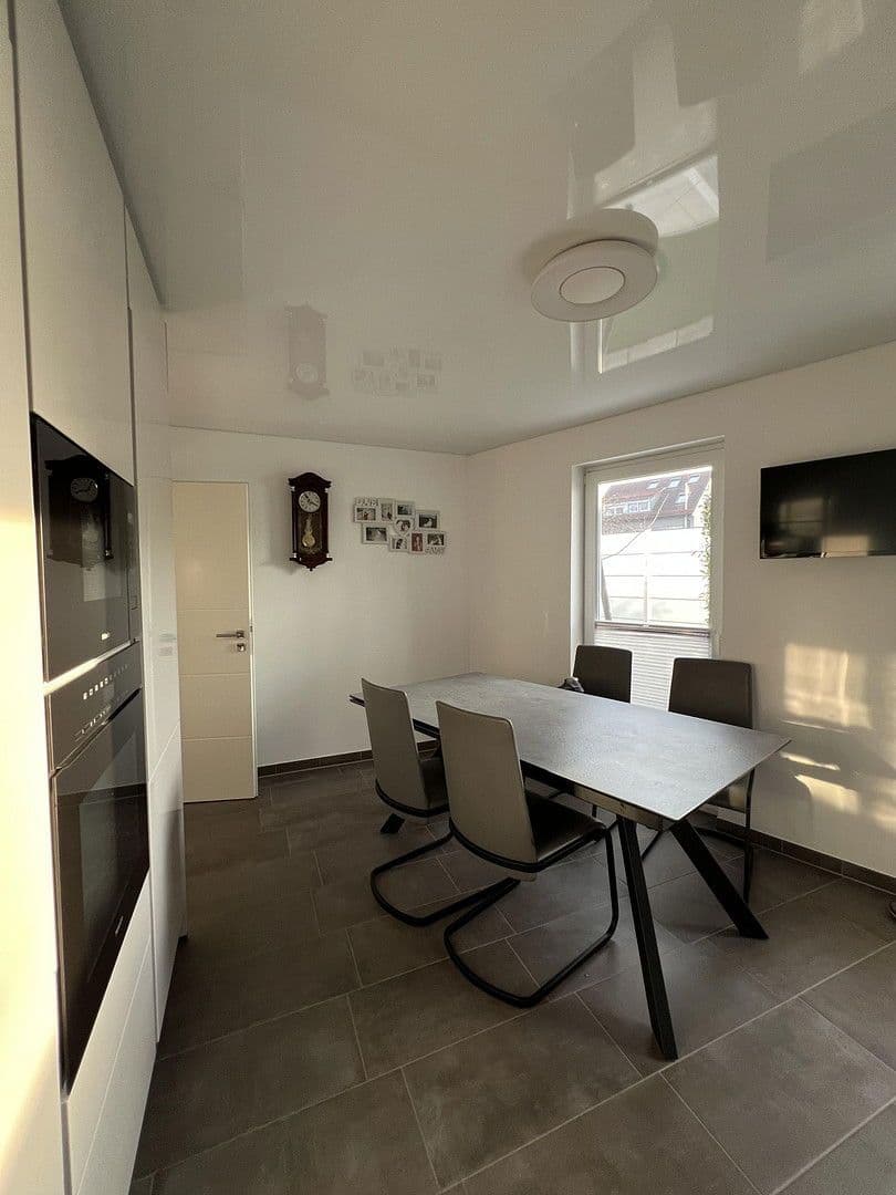 Predaj bytu 4-izbový 107 m², Rohrackerweg 20, Ettlingen, Bádensko-Wurttembersko Predaj bytu 4-izbový 107 m², Rohrackerweg 20, Ettlingen, Bádensko-Wurttembersko