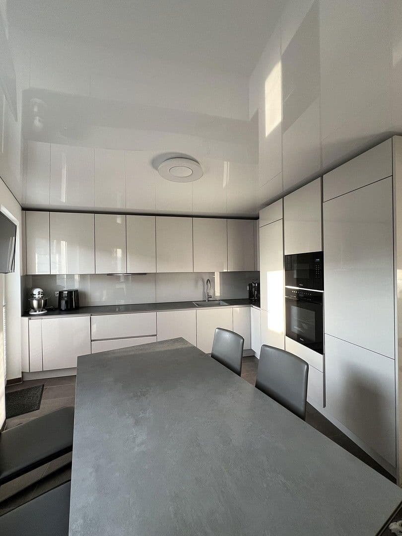 Predaj bytu 4-izbový 107 m², Rohrackerweg 20, Ettlingen, Bádensko-Wurttembersko Predaj bytu 4-izbový 107 m², Rohrackerweg 20, Ettlingen, Bádensko-Wurttembersko