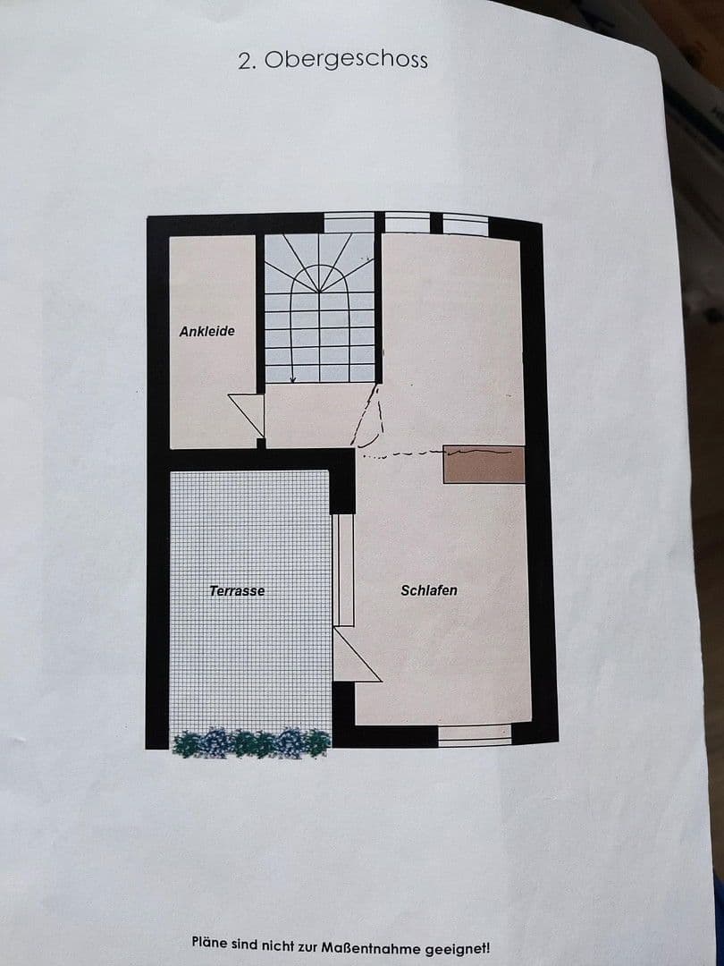 Predaj domu 130 m², pozemek 170 m², Nürnberger Straße, Zirndorf, Bavorsko Predaj domu 130 m², pozemek 170 m², Nürnberger Straße, Zirndorf, Bavorsko