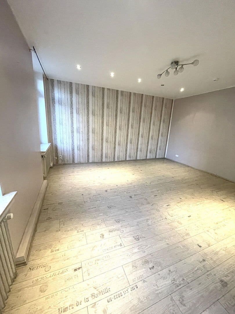 Prenájom bytu 3-izbový 80 m², Schleswiegerstr. 72, Wuppertal, Severné Porýnie - Westfálsko Prenájom bytu 3-izbový 80 m², Schleswiegerstr. 72, Wuppertal, Severné Porýnie - Westfálsko