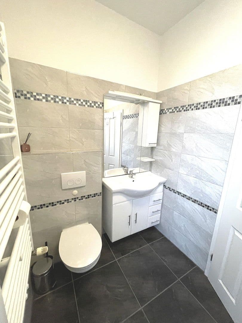 Prenájom bytu 3-izbový 80 m², Schleswiegerstr. 72, Wuppertal, Severné Porýnie - Westfálsko Prenájom bytu 3-izbový 80 m², Schleswiegerstr. 72, Wuppertal, Severné Porýnie - Westfálsko