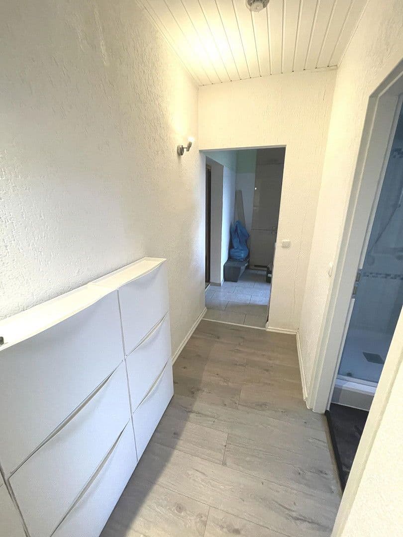 Prenájom bytu 3-izbový 80 m², Schleswiegerstr. 72, Wuppertal, Severné Porýnie - Westfálsko Prenájom bytu 3-izbový 80 m², Schleswiegerstr. 72, Wuppertal, Severné Porýnie - Westfálsko