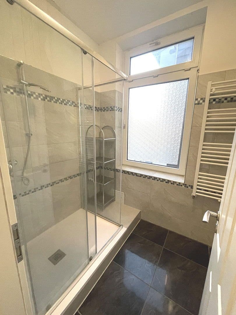 Prenájom bytu 3-izbový 80 m², Schleswiegerstr. 72, Wuppertal, Severné Porýnie - Westfálsko Prenájom bytu 3-izbový 80 m², Schleswiegerstr. 72, Wuppertal, Severné Porýnie - Westfálsko