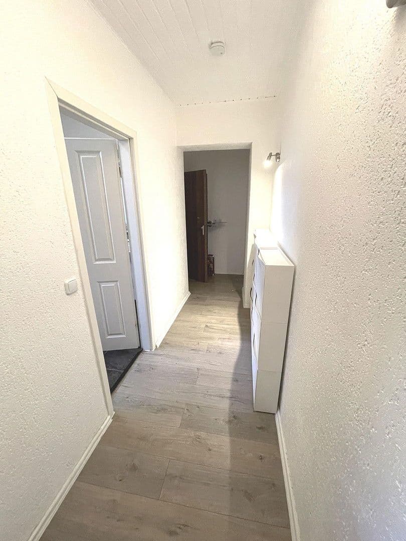 Prenájom bytu 3-izbový 80 m², Schleswiegerstr. 72, Wuppertal, Severné Porýnie - Westfálsko Prenájom bytu 3-izbový 80 m², Schleswiegerstr. 72, Wuppertal, Severné Porýnie - Westfálsko