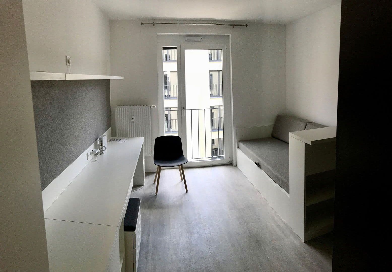 Prenájom bytu 1-izbový 20 m², Koloniestr 11-12, Berlin, Berlín Prenájom bytu 1-izbový 20 m², Koloniestr 11-12, Berlin, Berlín