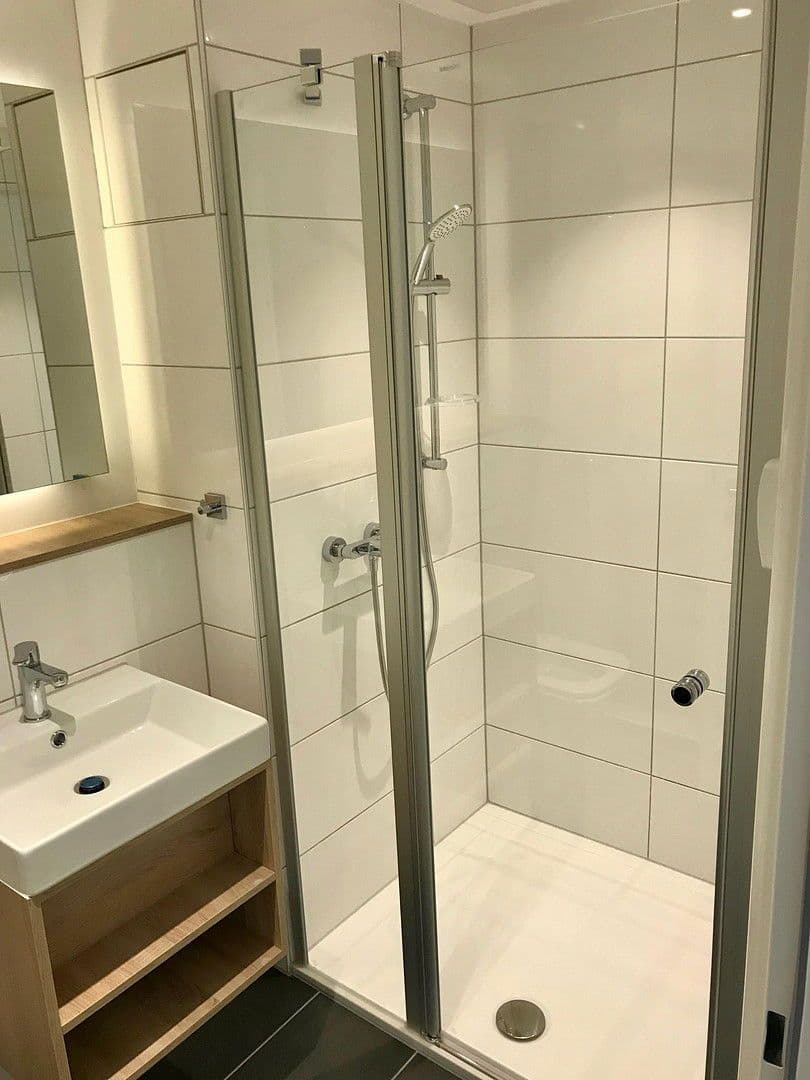 Prenájom bytu 1-izbový 20 m², Koloniestr 11-12, Berlin, Berlín Prenájom bytu 1-izbový 20 m², Koloniestr 11-12, Berlin, Berlín